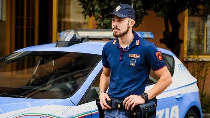 Ferrara, torna nel negozio dopo il furto e viene riconosciuto