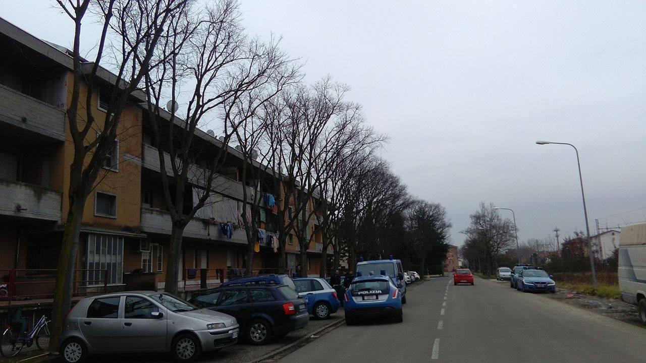 Carpi, bimbo cade in casa, è grave 