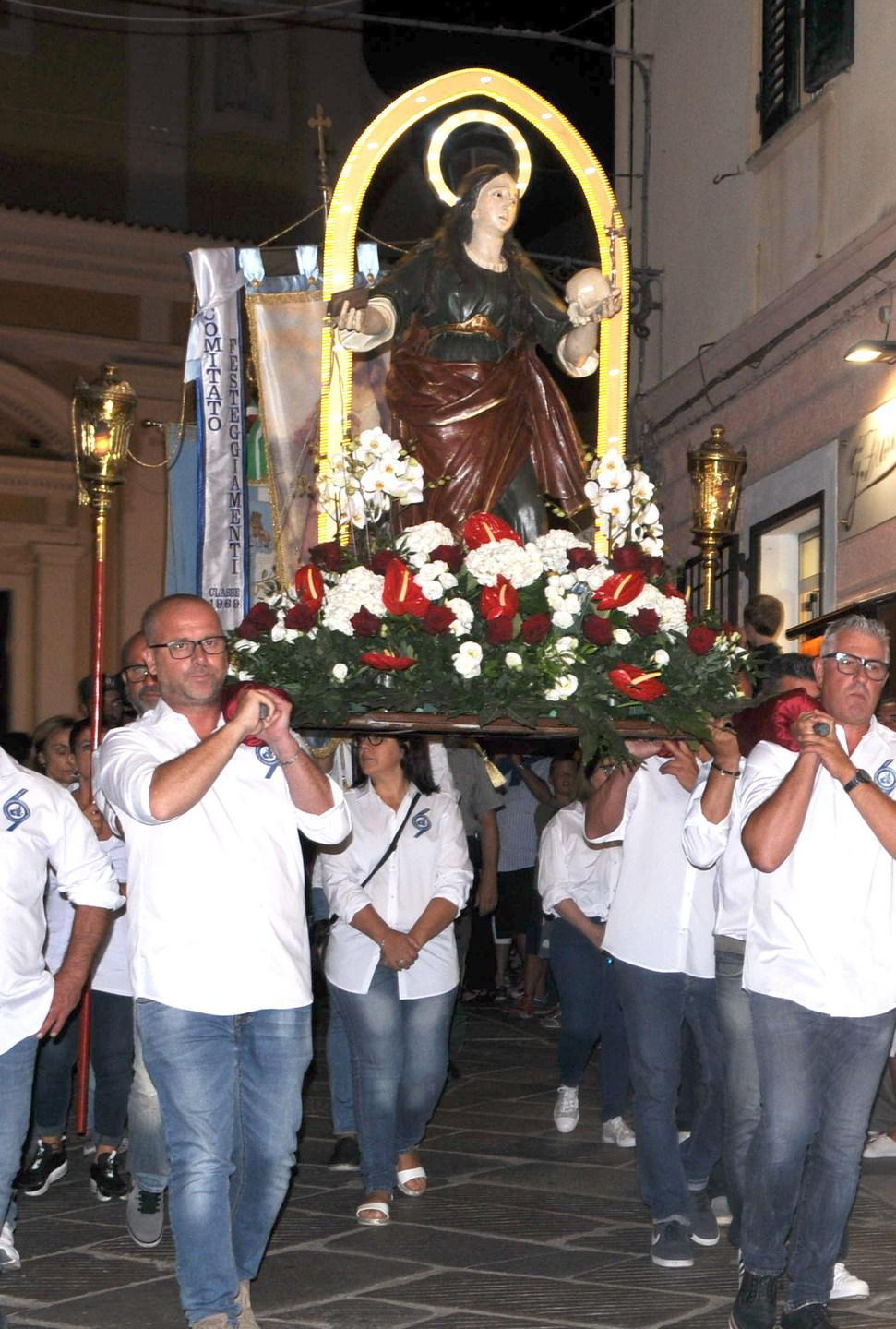Corteo in auto al centro per la santa patrona