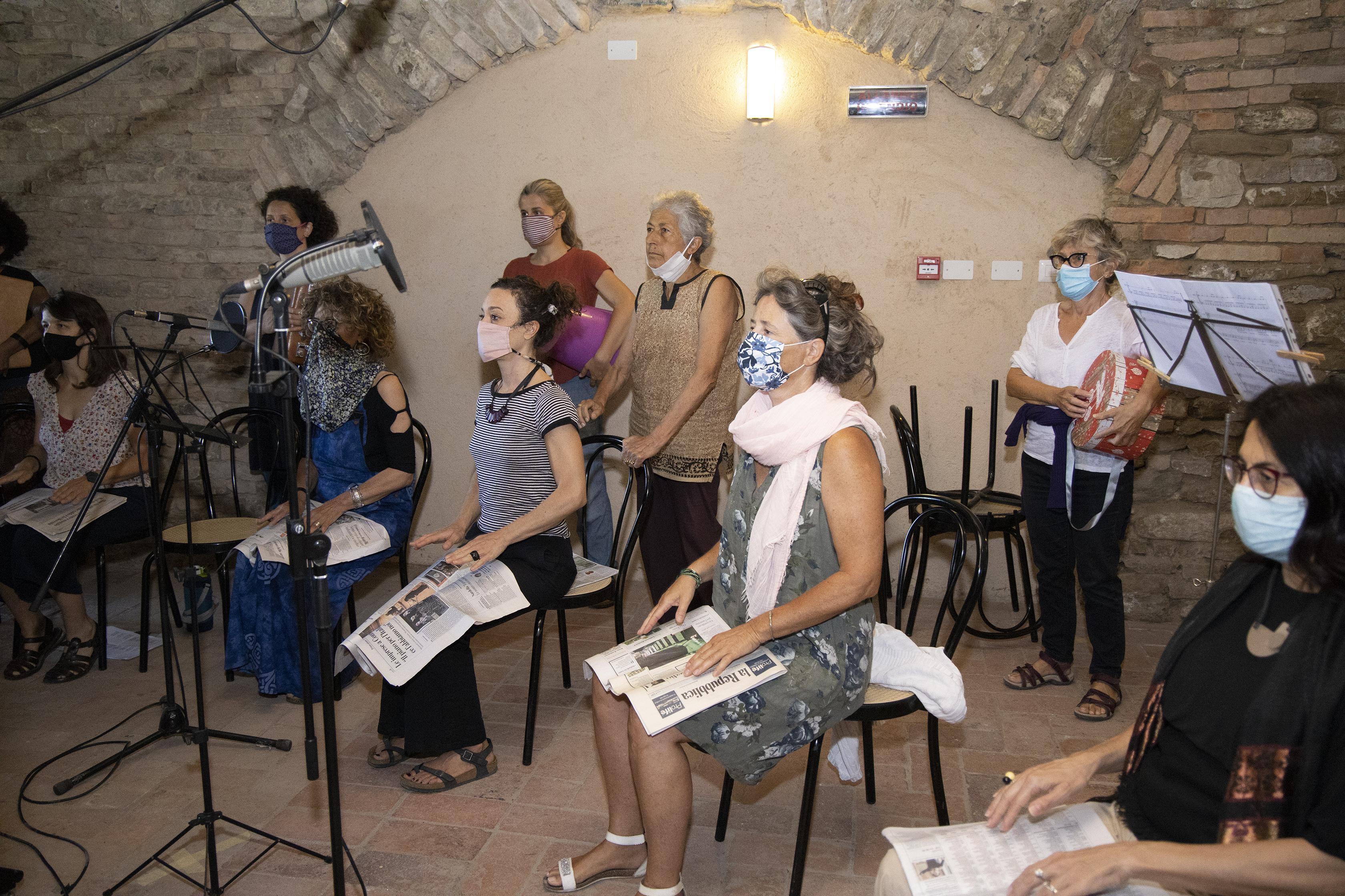 Le antiche mura del castello di Levizzano casse armoniche per le voci di cori e cantanti 