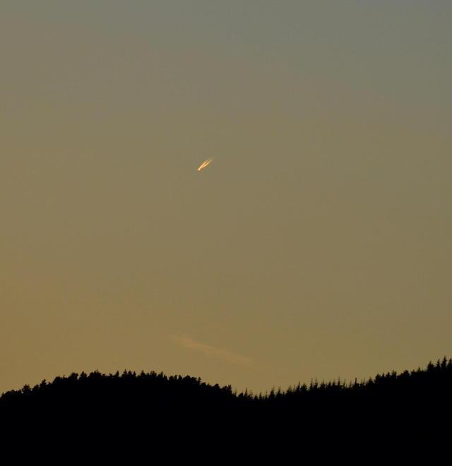 Con il naso all’insù a caccia della cometa