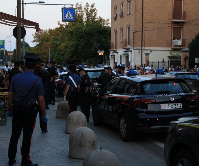 Blitz antidroga in centro a Nonantola: arresti, perquisizioni e una famiglia in manette 