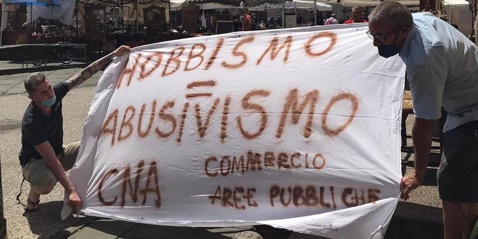Raccolta di firme di Cna contro gli “hobbisti” all’interno dei mercatini