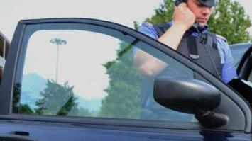Patteggia diciotto mesi per violenze e stalking nei confronti della ex