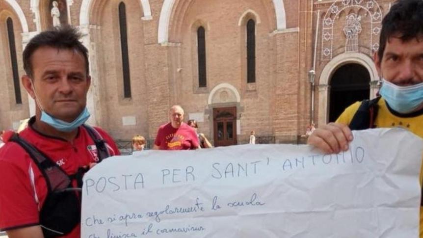 A piedi a Padova Messaggio di pace per Sant’Antonio