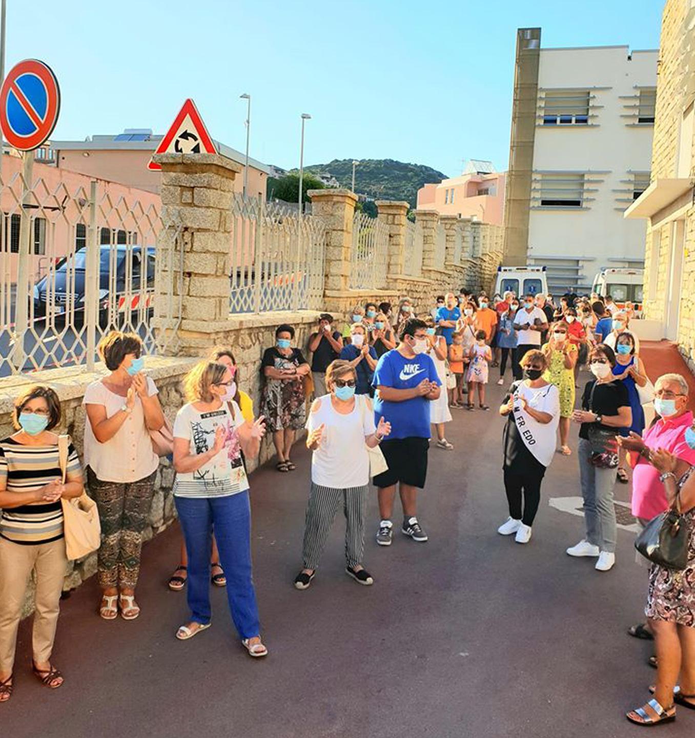 Flash mob unitario davanti al Merlo