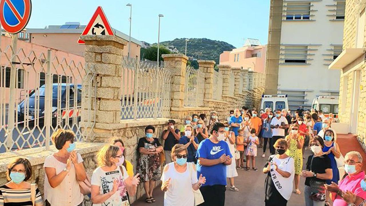 Flash mob unitario davanti al Merlo