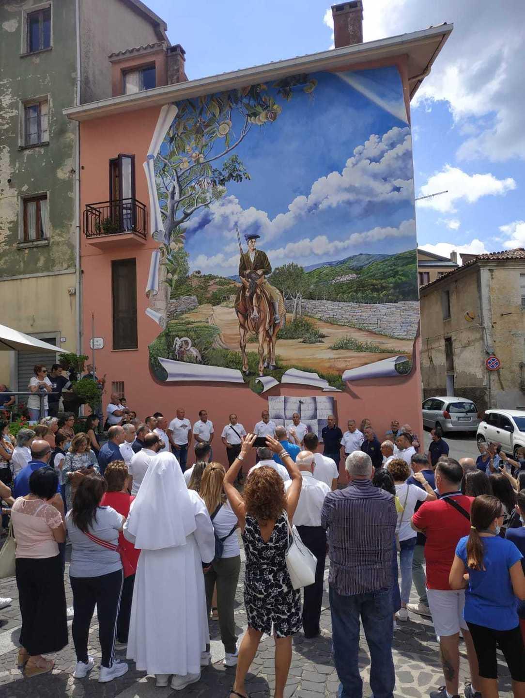 Nuova luce al murale dedicato al poeta locale Bachis Sulis