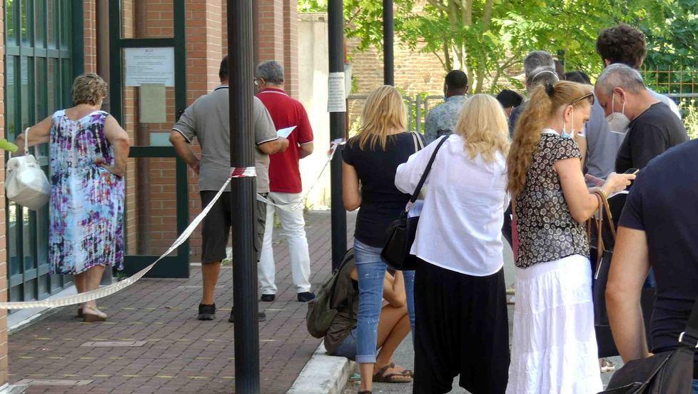 Ferrara. Agenzia delle entrate ancora “blindata”.  I commercialisti: dateci gli appuntamenti 