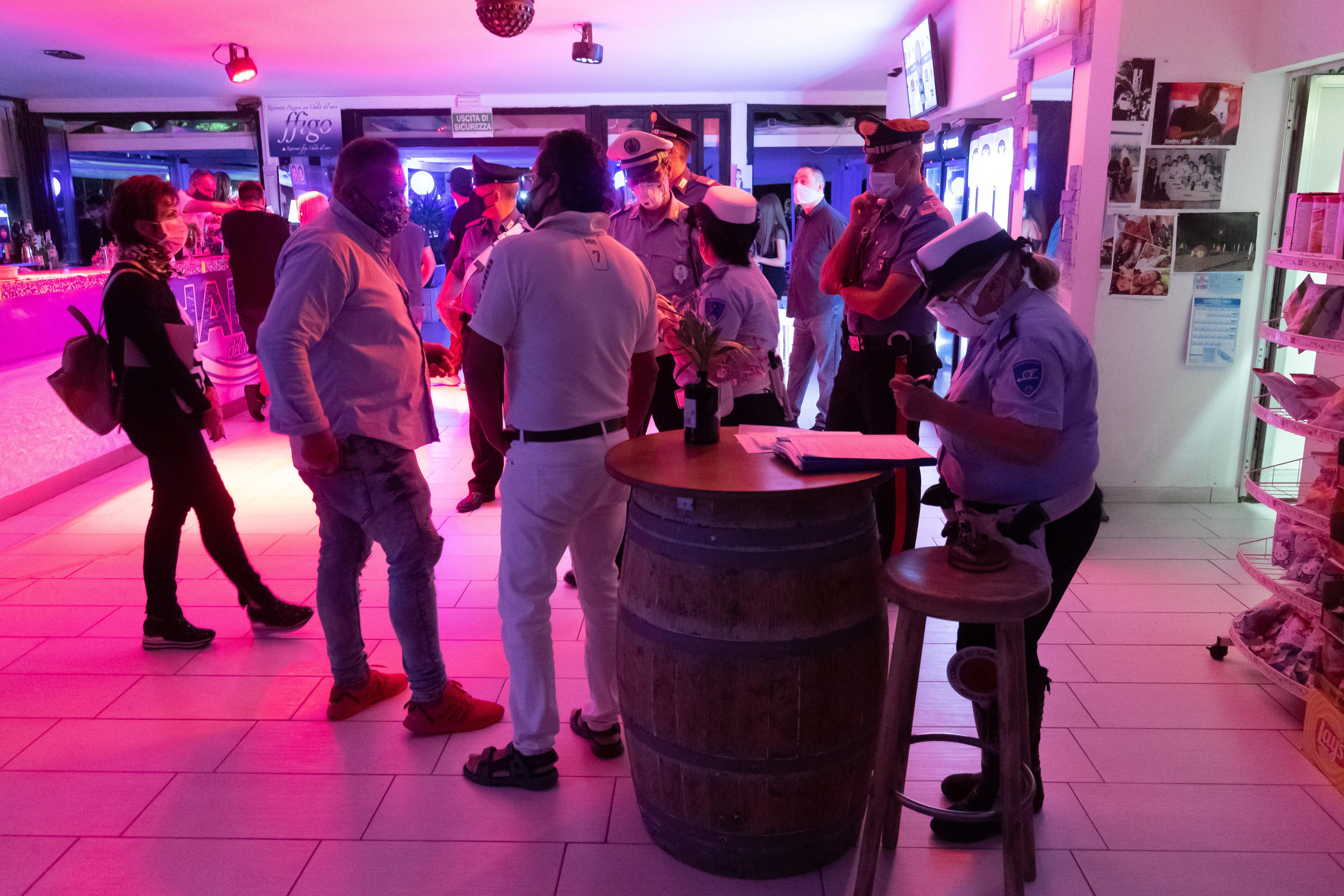 Movida, sperimentazione a Spina e forze in campo anti assembramenti