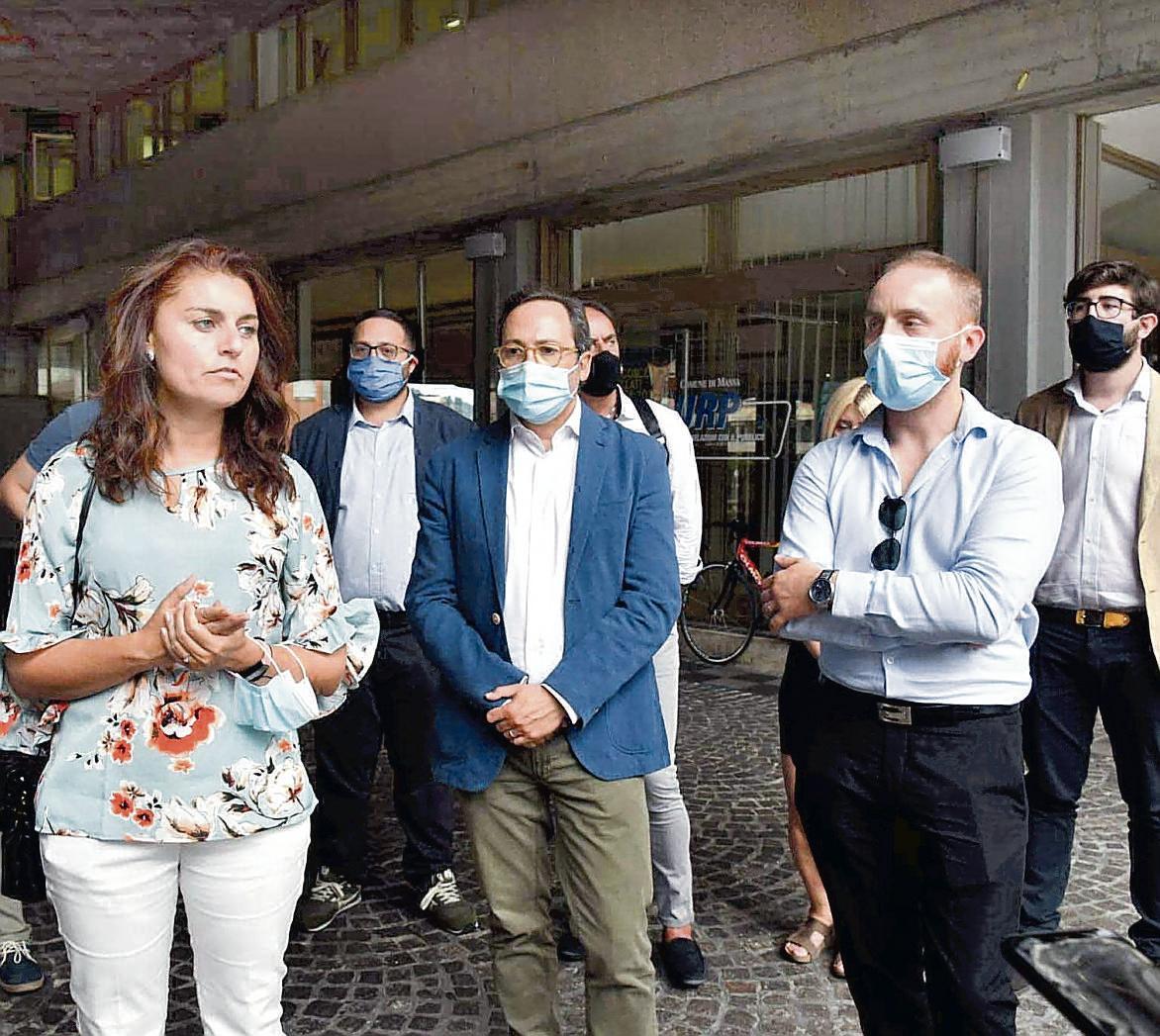 Ceccardi a Massa «Qui serve il lavoro E investire su strade e linea ferroviaria» 