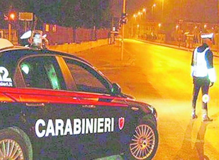 Rissa in spiaggia, 9 adolescenti denunciati. Tra loro forse i sospetti autori dello stupro 
