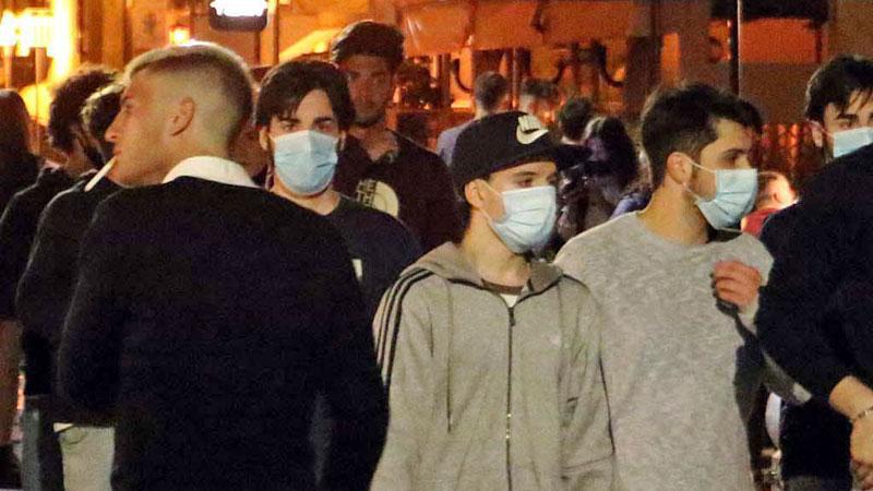 I locali divisi sui tamponi nelle piazze della movida: «Funzionerà». «No, ci toglierà i clienti» 