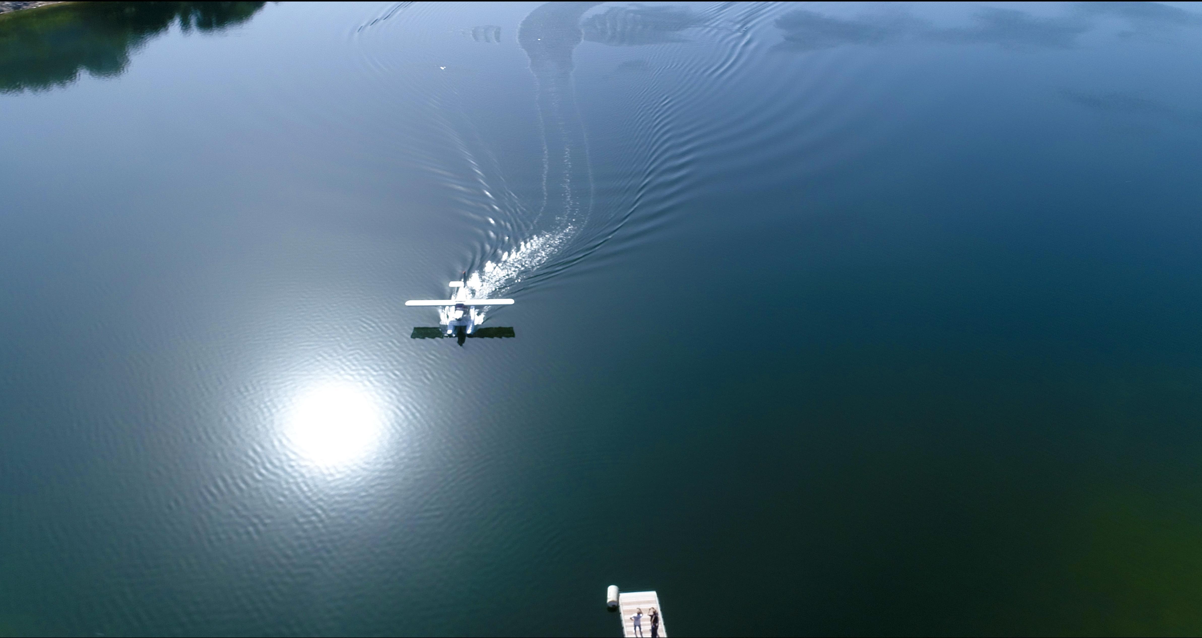 Un idrovolante nel lago di Gusana