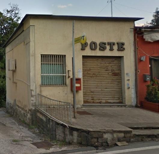L'ufficio postale di Cireglio: sarà riaperto due giorni la settimana