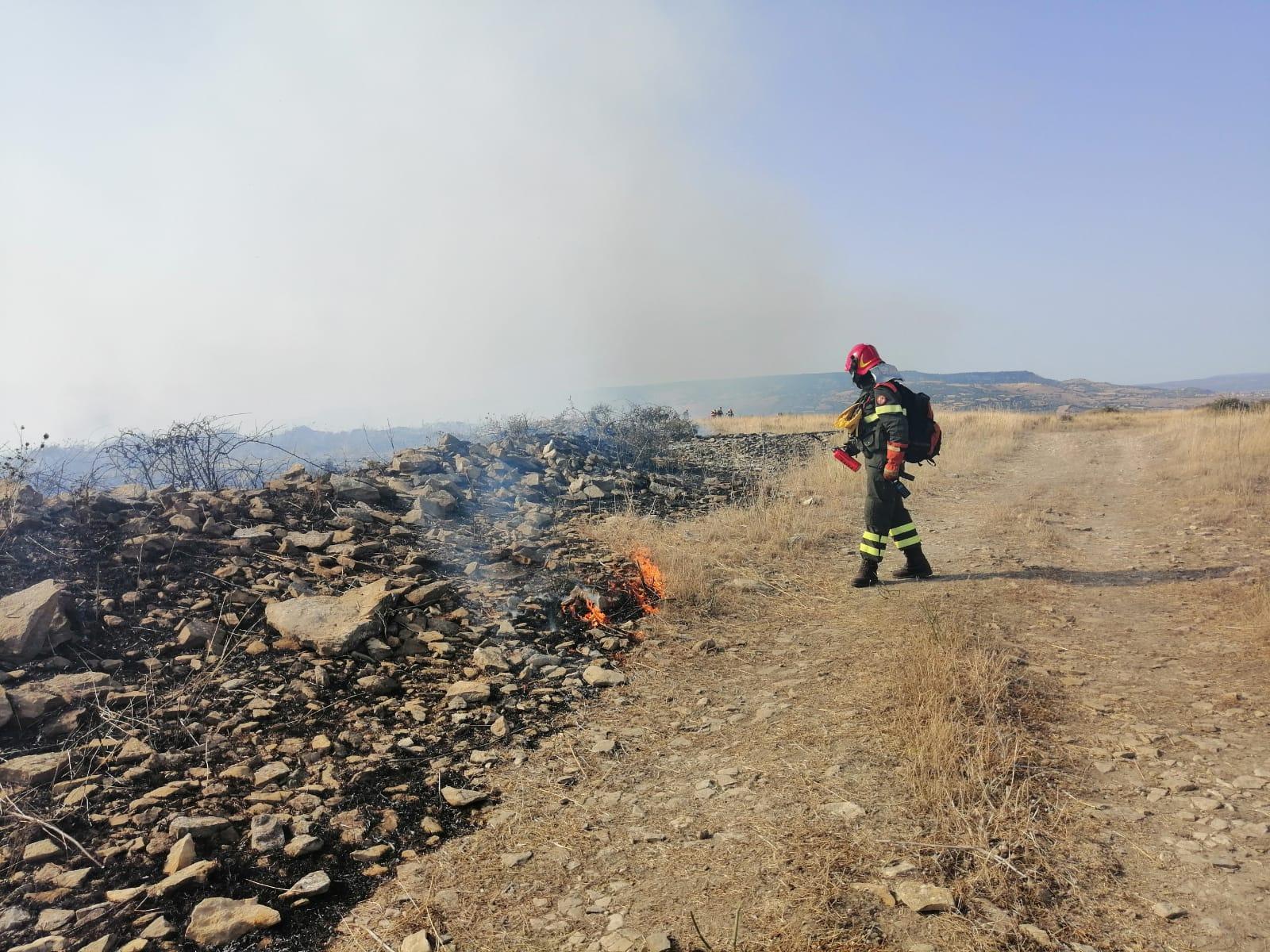 Giornata di fuoco nell'isola, sono 26 i roghi scoppiati in Sardegna 