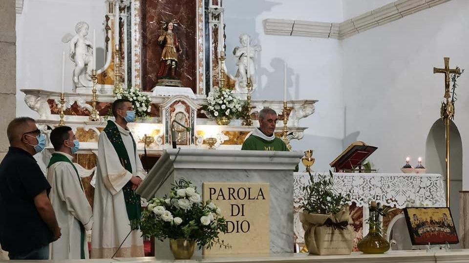 Isili in festa per i 50 anni di sacerdozio di don Paolo Ghiani 
