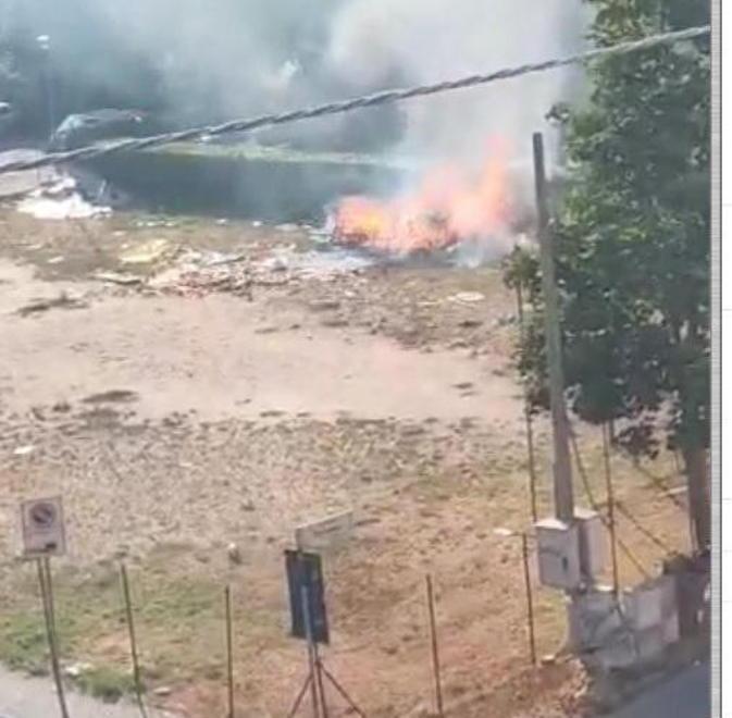 Rogo in pieno giorno nel campo di via del Pastore 