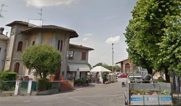 «Clienti che urlano e sporcano in strada, qui non si vive più» 