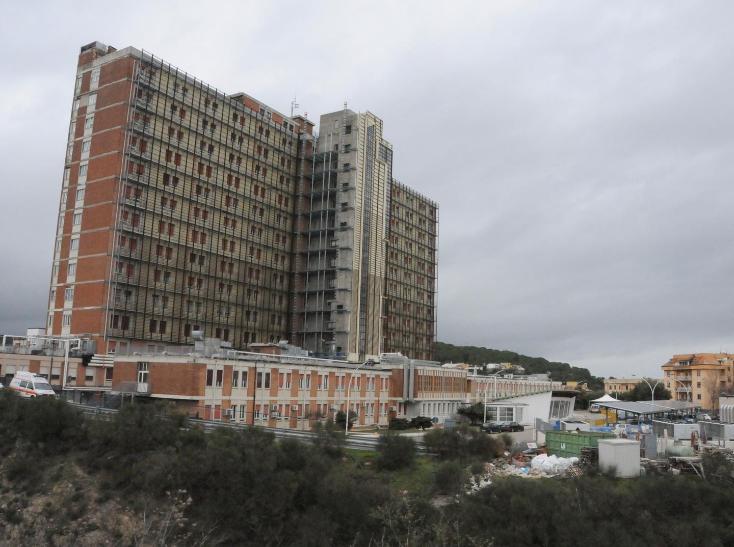 Morì a 23 anni in ospedale a Nuoro, il consulente: «Un evento imprevedibile» 