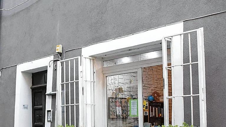 L'ingresso della libreria della Casa del Quartiere