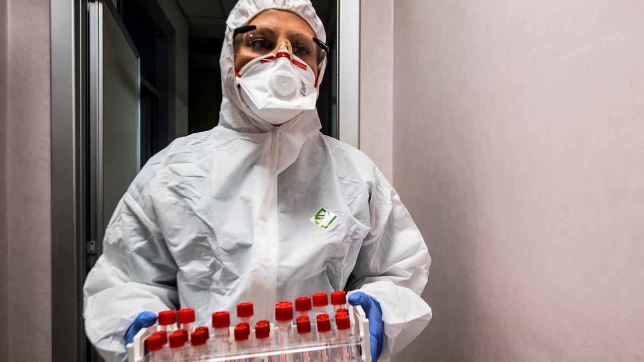 Altre 12 persone in quarantena: hanno avuto contatti con i rumeni positivi