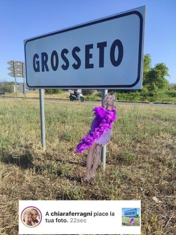 Il boa colpisce ancora e Chiara Ferragni mette "mi piace"