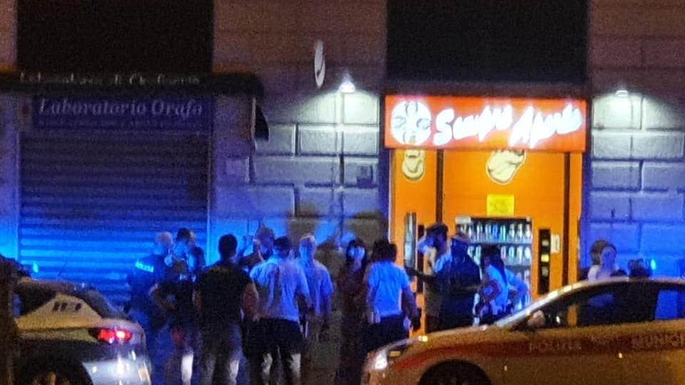 Le forze dell'ordine intervenute in piazza della Repubblica tra mercoledì 22 e giovedì 23 luglio
