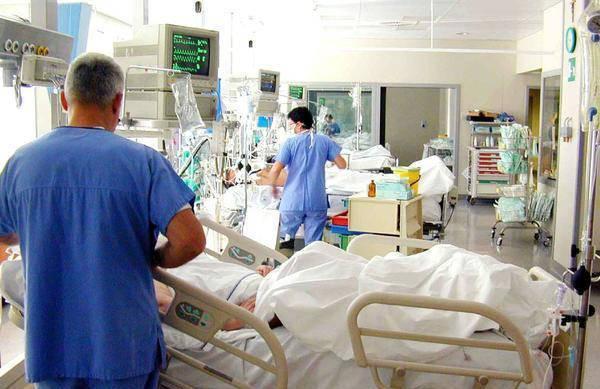 Emilia Romagna Bonaccini sull’epidemia sbotta: «Chi parla di virus finito è solo un imbecille» 
