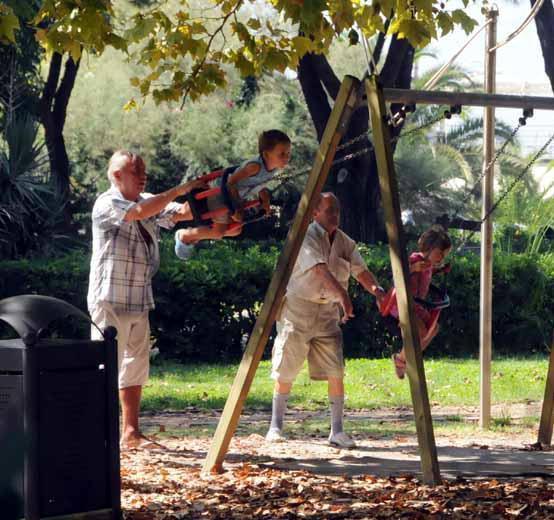 Riaprono sabato (finalmemte) i parchi coi giochi per i bambini