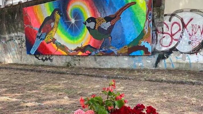 I colori di un murale realizzato dagli studenti contro l’incuria