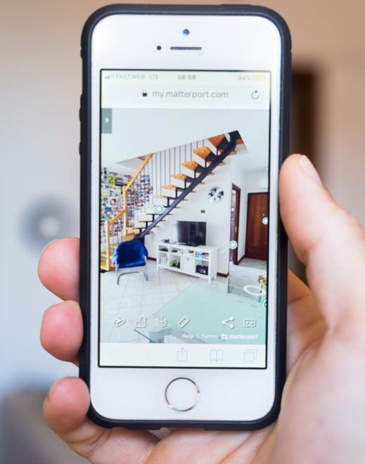 La casa da acquistare diventa interattiva con droni e righelli digitali