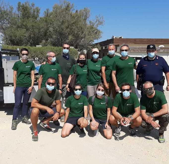 Volontari puliscono il Parco Troppa plastica abbandonata