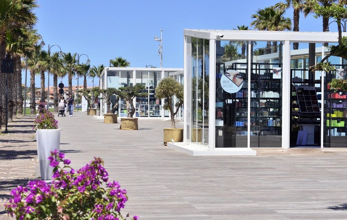 Shopping sul lungomare, riapre la Dolce vita 