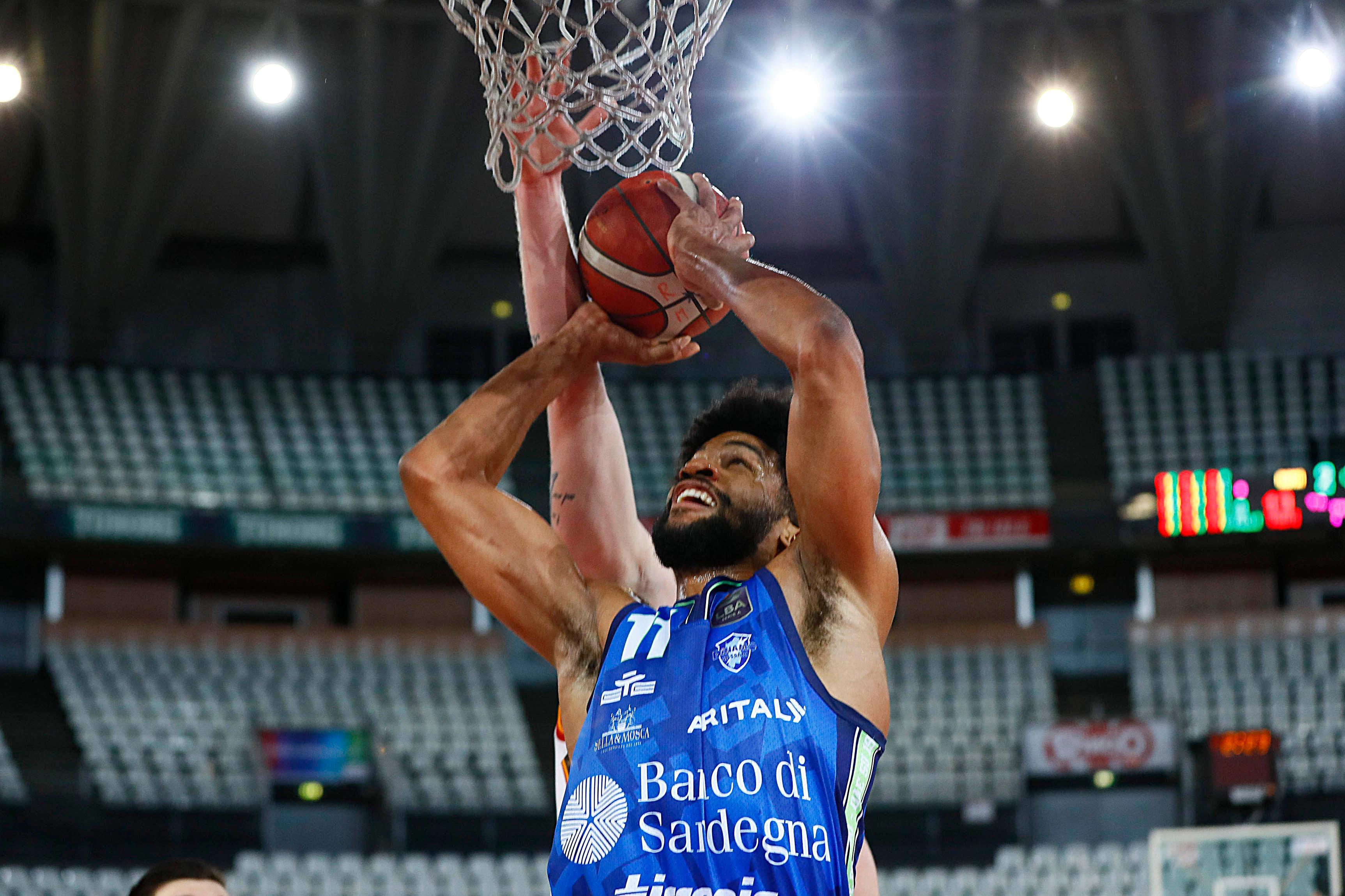 La Dinamo riparte, via al precampionato di basket