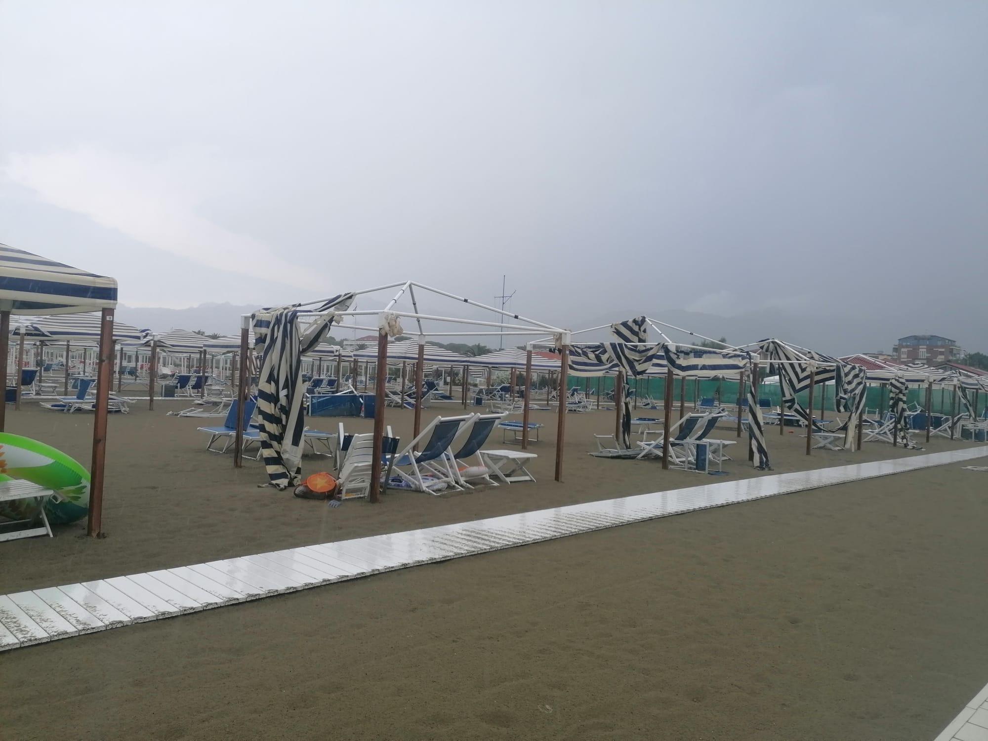 Il bagno 90° minuto a Focette (Marina di Pietrasanta)
