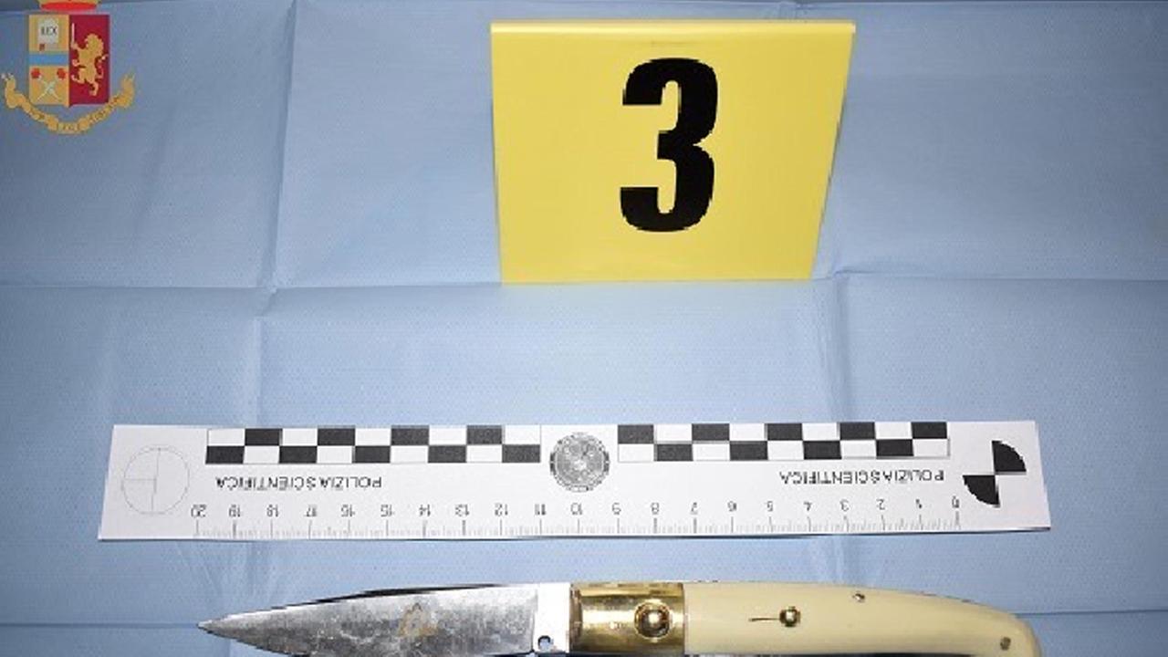 Modena, due quindicenni aggrediti e rapinati con un coltello