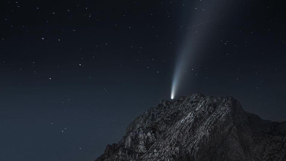 Un’altra foto super di Elena Salvai: immortalata la cometa