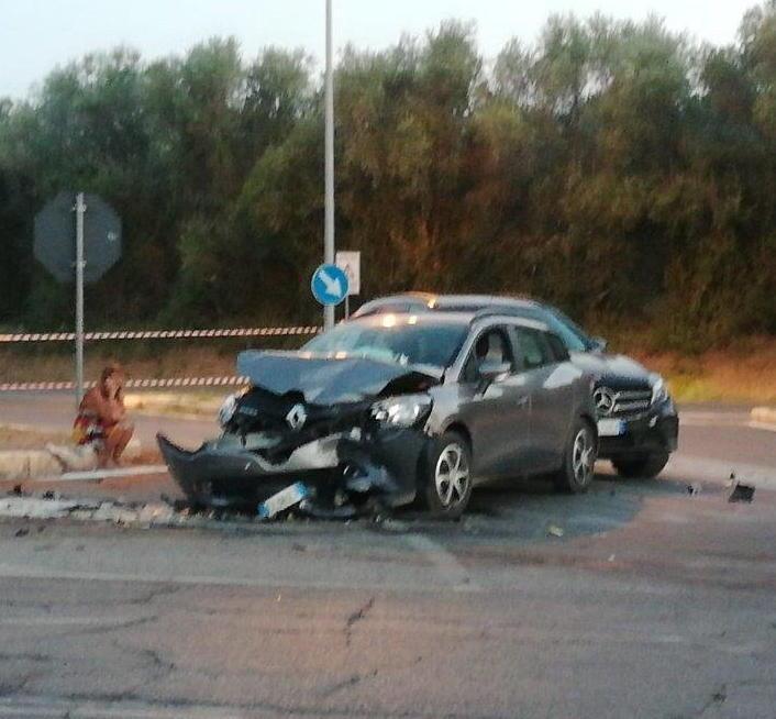 Schianto in via Bicocchi, i feriti sono fuori pericolo 