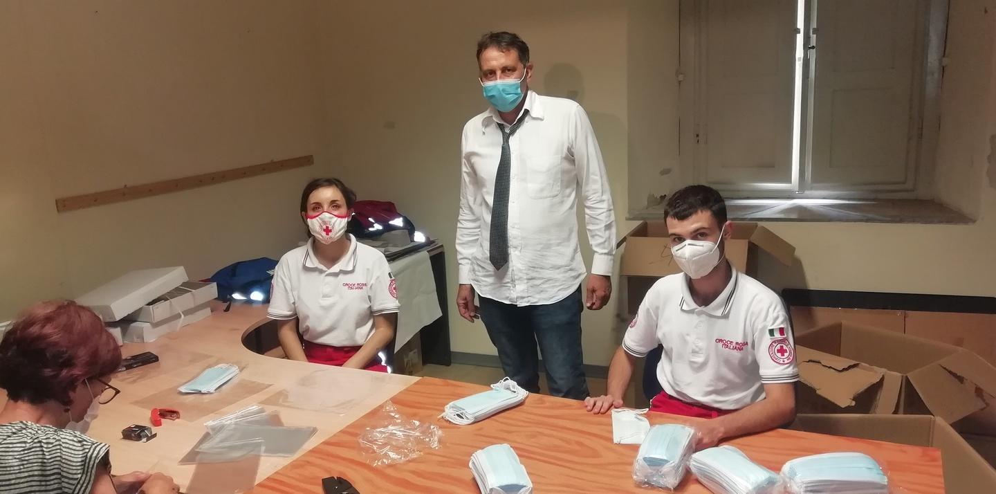 Ripartita in piazza la distribuzione delle mascherine 