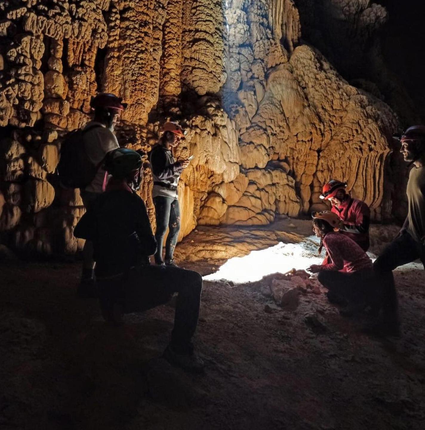 Oliena, esperti al lavoro sui resti umani 