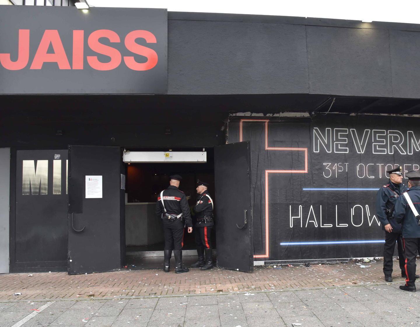 Tragedia in discoteca, lo spacciatore di Erika: «Ho dato le pasticche ai suoi amici, sono scosso per la sua morte» 