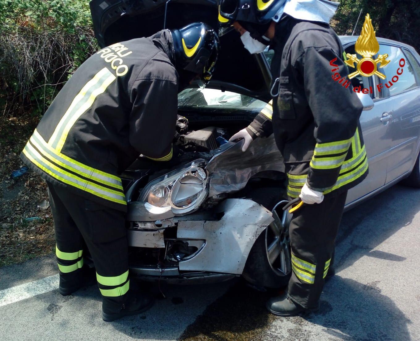Scontro frontale sulla 129, feriti un uomo di Nuoro e una donna di Orgosolo