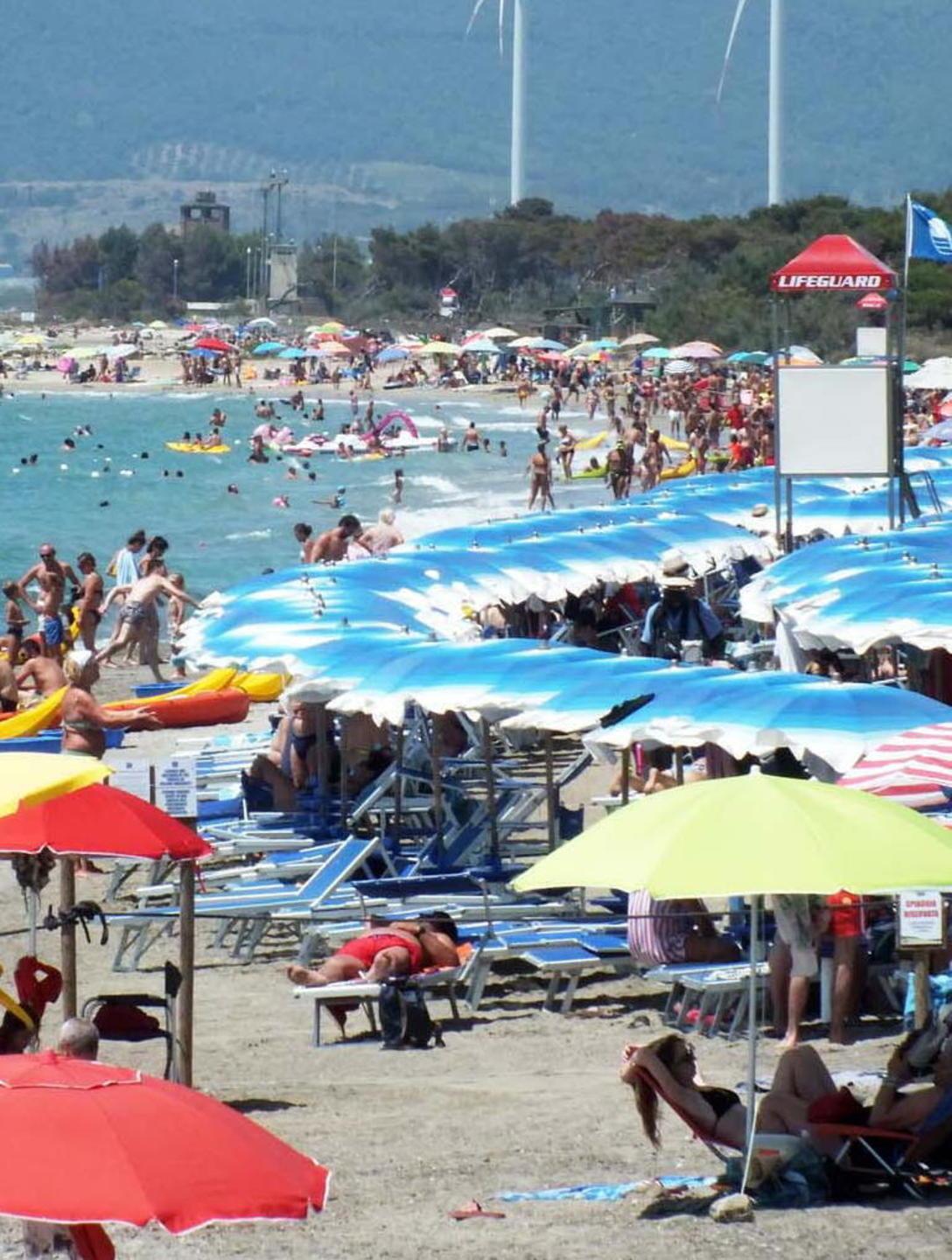 Turismo, soffrono hotel e campeggi, reggono l’urto gli stabilimenti 