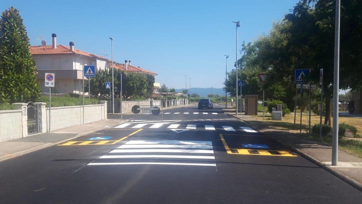 Asfalto sistemato e nuova segnaletica in zona Moretti