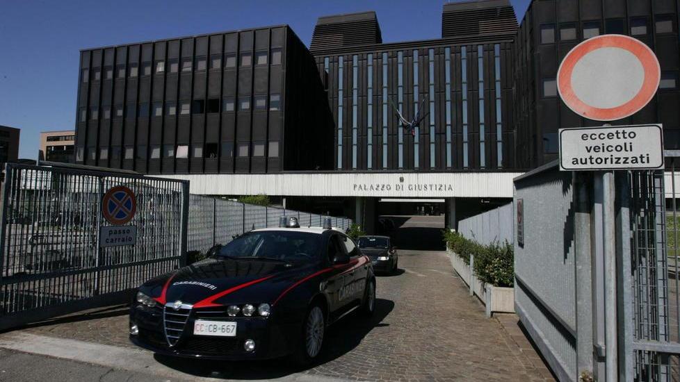 Sette anni di botte alla moglie arrestato il marito violento