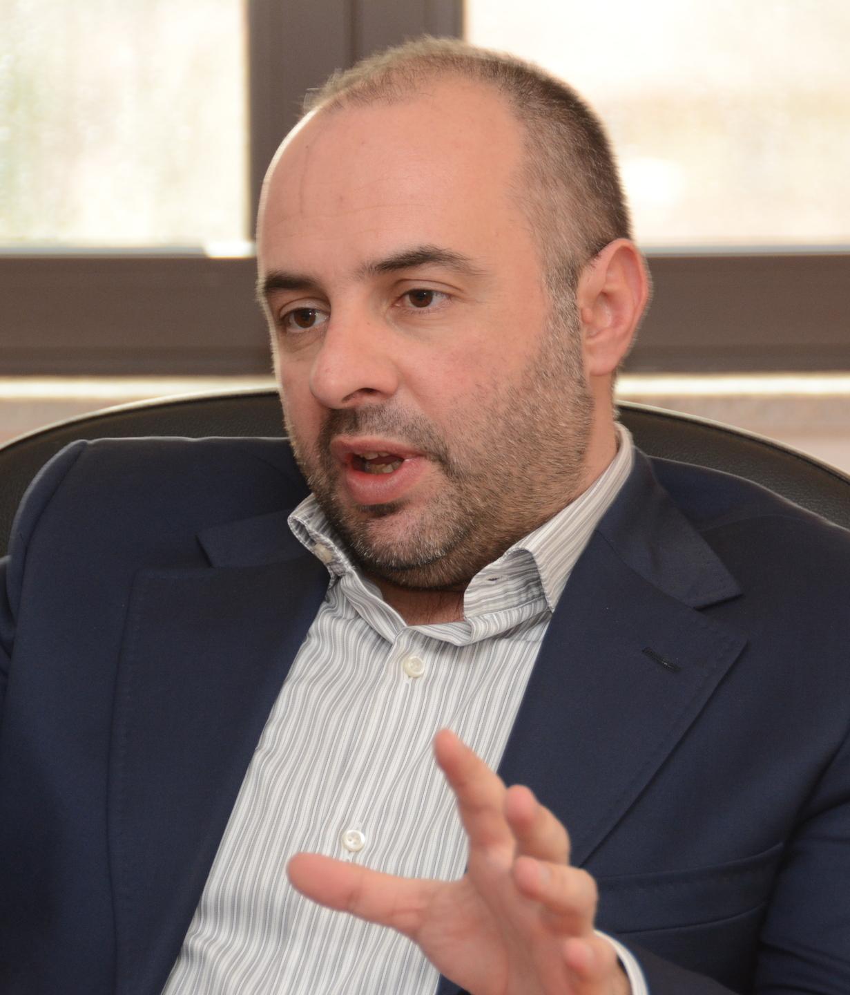  Costa Paradiso, il round al Comune 