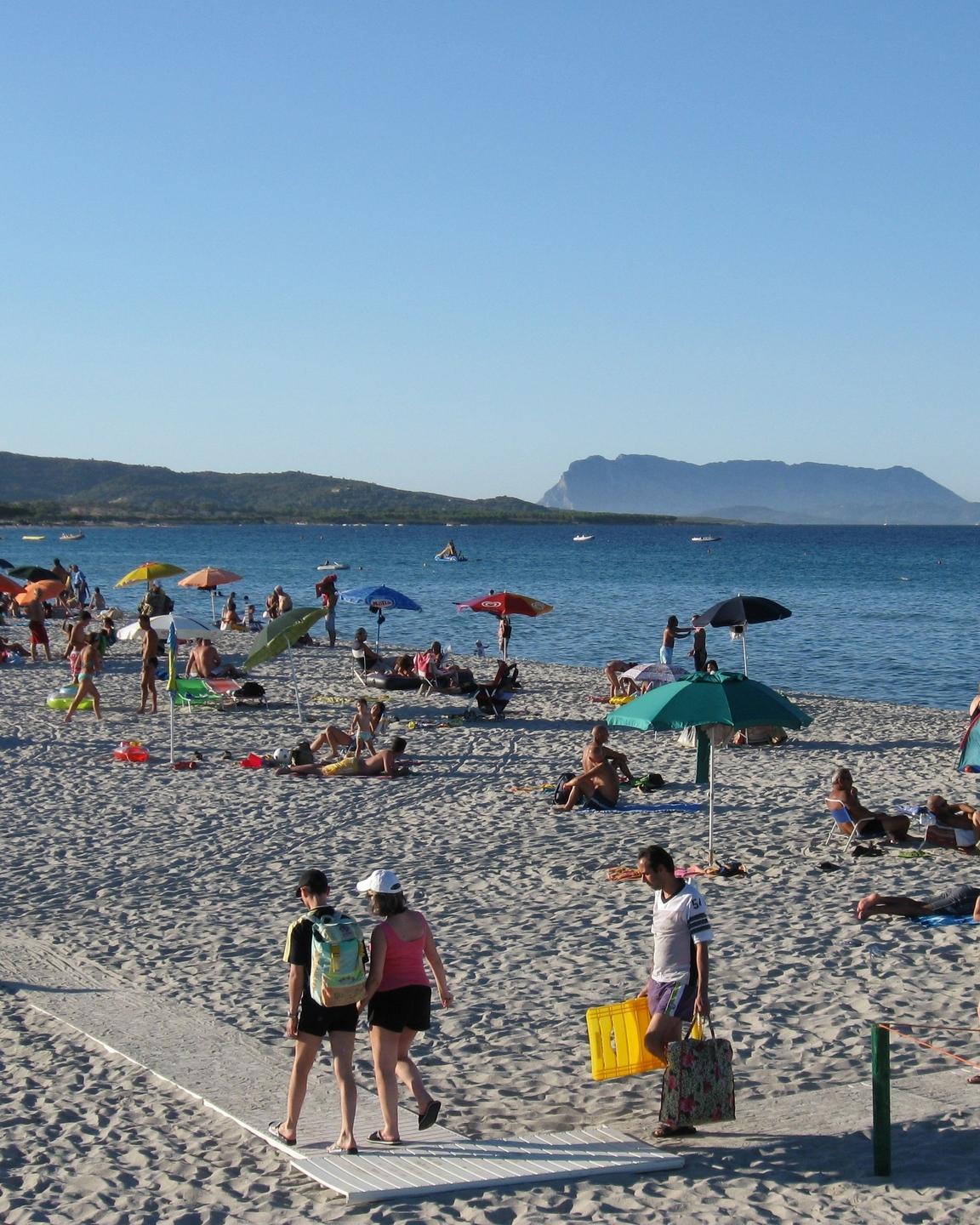 Budoni, esperti in spiaggia per la prevenzione della cecità