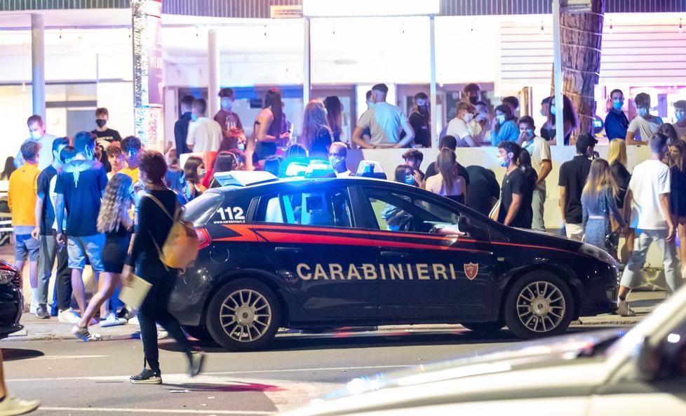 Lidi, alcolici dati a minorenni: stangata a due locali