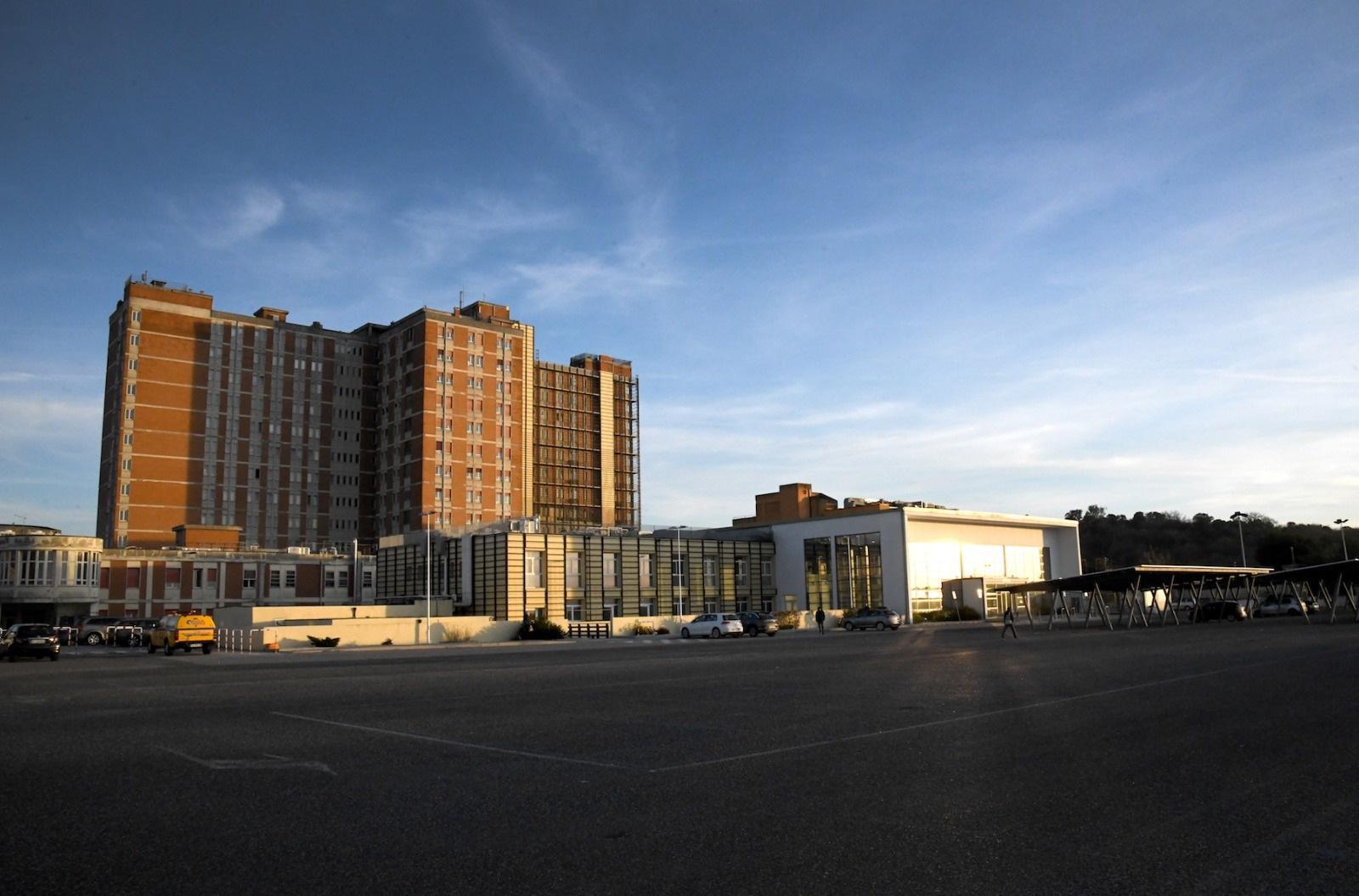 Nuoro, Chirurgia chiude i battenti: stop agli interventi d'urgenza